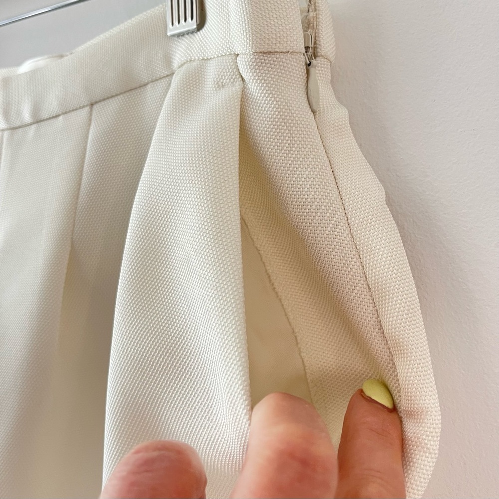 ❌SOLD ❌WILFRED Le Fou Juste High Waisted Dress shorts with pleated Front Cream s - Picture 7 of 13